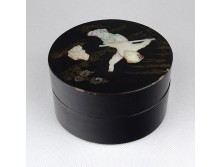Régi fekete kínai kagyló berakással díszített lakkdoboz 11 cm