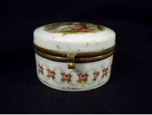 Antik porcelán jelenetes szelence
