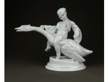 Herendi hófehér Ludas Matyi porcelán figura 20 cm