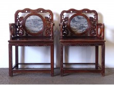 Gyönyörű keleti orientalista márványbetétes keményfa támlás szék pár 1900 elejéről