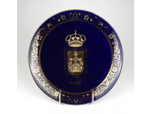 Aranyozott kobaltkék asztúriai porcelán falitányér Ovideo pajzs díszítésével 24.5 cm