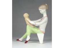 Régi Aquincum porcelán kislány figura macival 13.5 cm