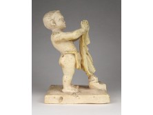 Ruhamosó fiú szobor szappan viasz szobor 17.5 cm