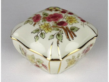 Gazdagon díszített pillangós vajszínű Zsolnay porcelán bonbonier