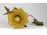Gyönyörű kolibris réz asztali lámpa sárg fújt üveg burával 23 cm