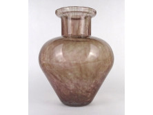 Irizáló barna karcagi fátyolüveg váza 25 cm