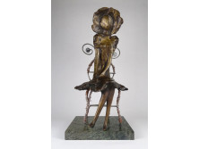Varga Imre : "Odette - ülő nő" bronz kisplasztika 44 cm