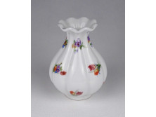Virágmintás Zsolnay porcelán gerezdes váza 11.5 cm